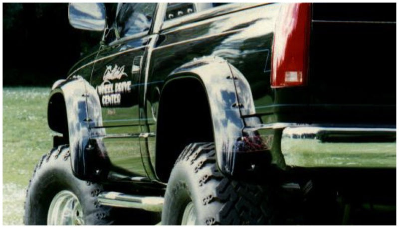 Bushwacker 88-99 Chevy C1500 Cutout Style Flares 2pc - Black 40010-11
