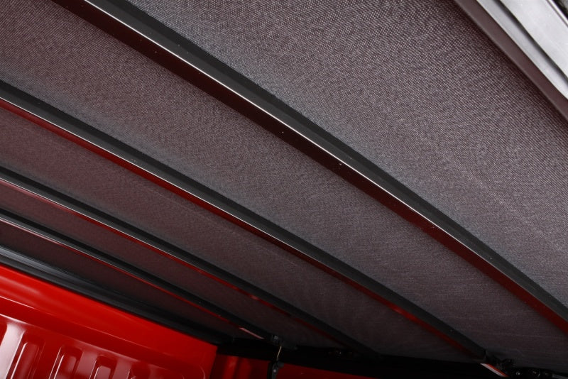 Lund 07-17 Toyota Tundra (5.5ft. Bed) Genesis Elite Tri-Fold Tonneau Cover - Black 958120