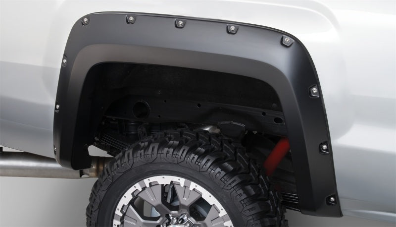 Bushwacker 15-18 GMC Sierra 2500 HD Pocket Style Flares 4pc 78.8/97.6in Bed - Black 40967-02