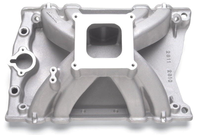 Edelbrock Manifold Victor Olds w/ Standard Squarebore Flange 2810