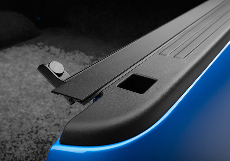 BAK 12-18 Dodge Ram (19-21 Classic) w/ Ram Box Revolver X4s 6.4ft Bed Cover (2020 New Body Style) 80213RB