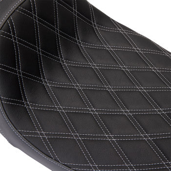 DRAG SPECIALTIES Asiento Predator 1Up - Vinilo - Doble puntada plateada diamante - FLH '08-'23 0801-1489