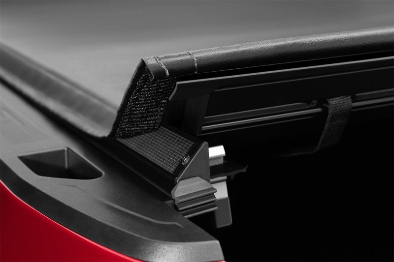 Lund 19-23 Chevrolet Silverado 1500 (5.5ft. Bed) Genesis Roll Up Tonneau Cover - Black 960292