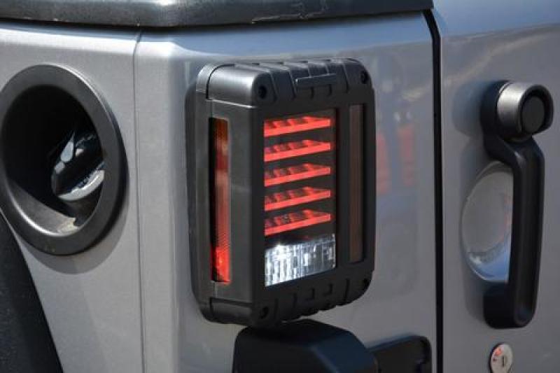 DV8 Offroad 07-18 Jeep Wrangler JK Horizontal LED Tail Light TLJK-01