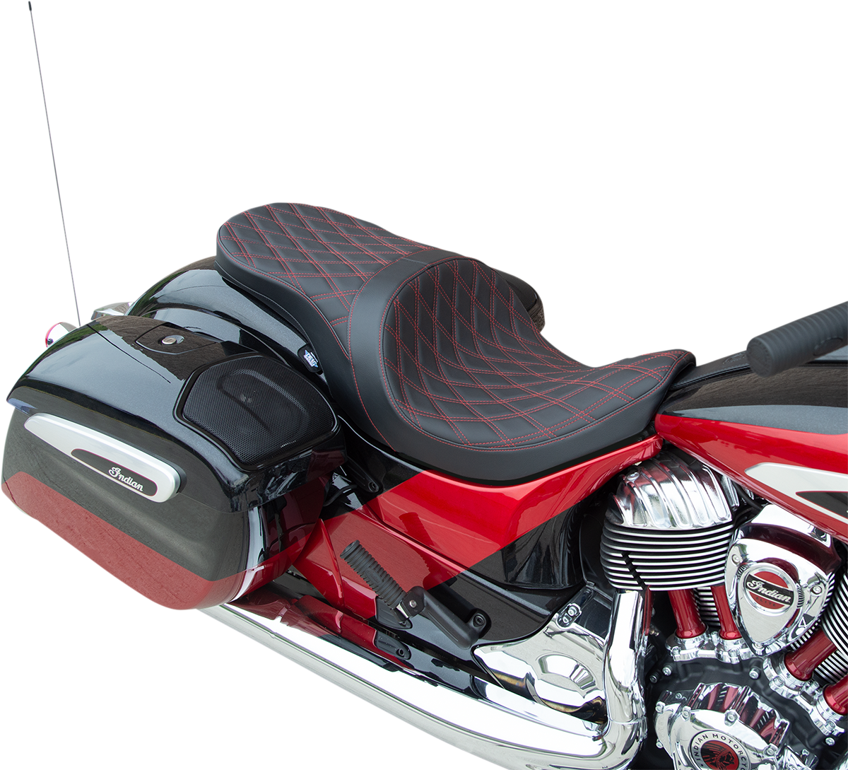 DRAG SPECIALTIES Asiento Touring de perfil bajo - Doble diamante - Costura roja - Reflectante solar - '14-'22 Indian 0810-2276