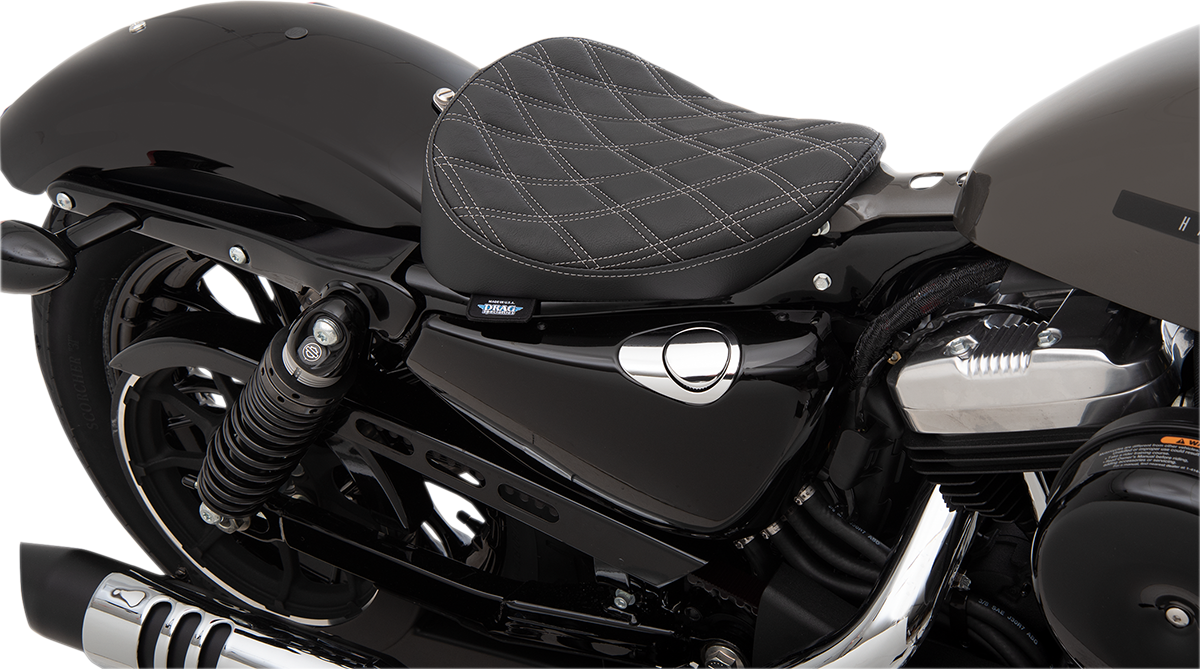 DRAG SPECIALTIES Asiento individual Bobber - Doble diamante - Puntada plateada - '10-'22 XL 0804-0740
