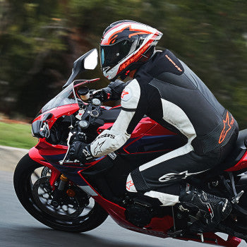 IN STOCK ALPINESTARS Supertech R10 Helmet - Team - Black/Carbon Red/Gloss White - Medium 8200224-1352-M