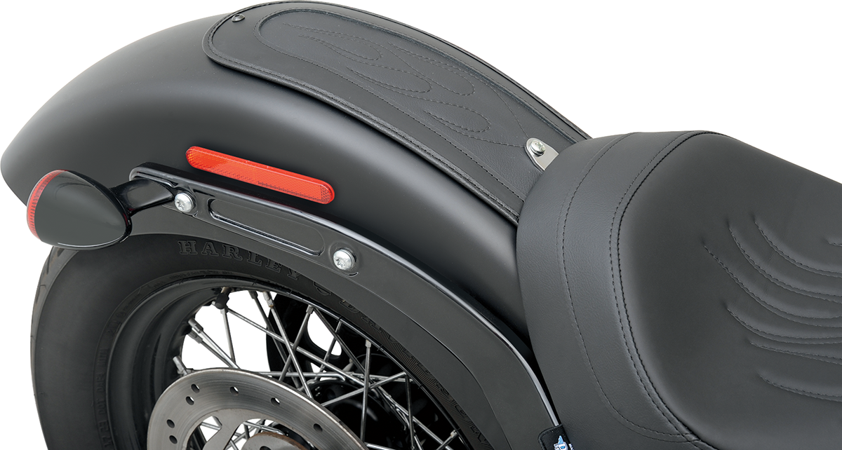 DRAG SPECIALTIES Diseño de guardabarros - Centro de vinilo de grado automotriz cosido con llama 1405-0281