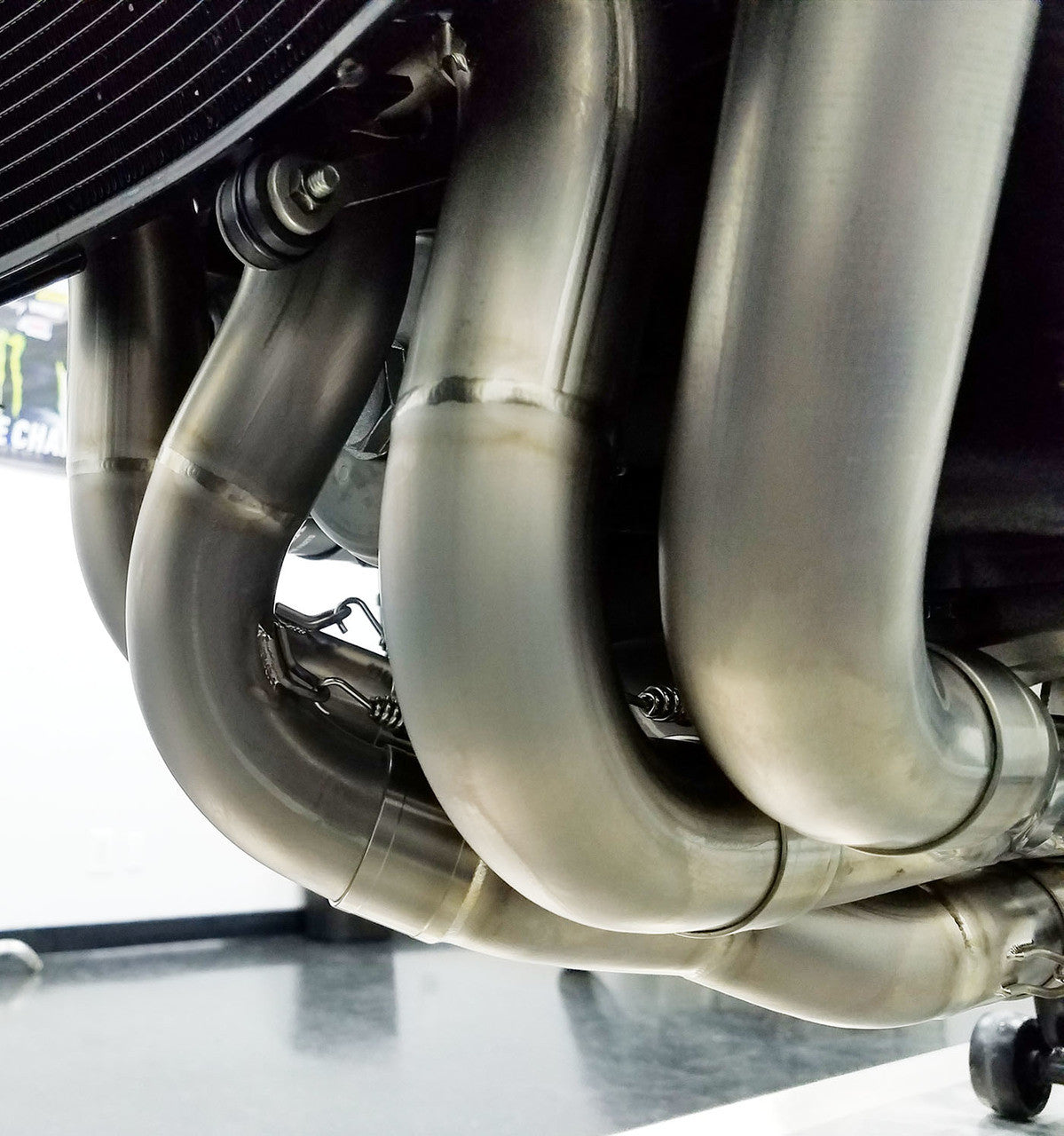 Graves motorsports full titanium exhaust system - carbon silencer 200mm CBR1000RR 17-24 EXH-17CB1-FTC