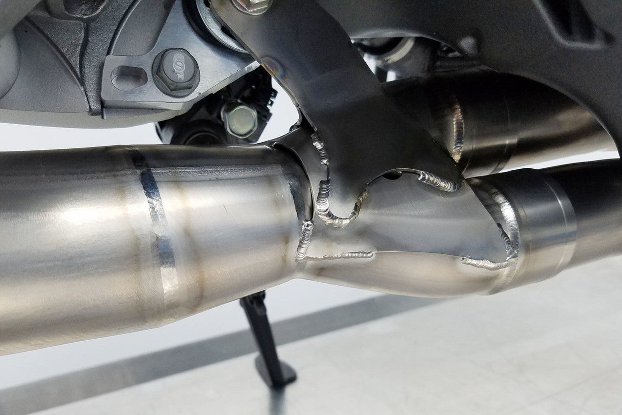 Graves motorsports full titanium exhaust system - carbon silencer 200mm CBR1000RR 17-24 EXH-17CB1-FTC