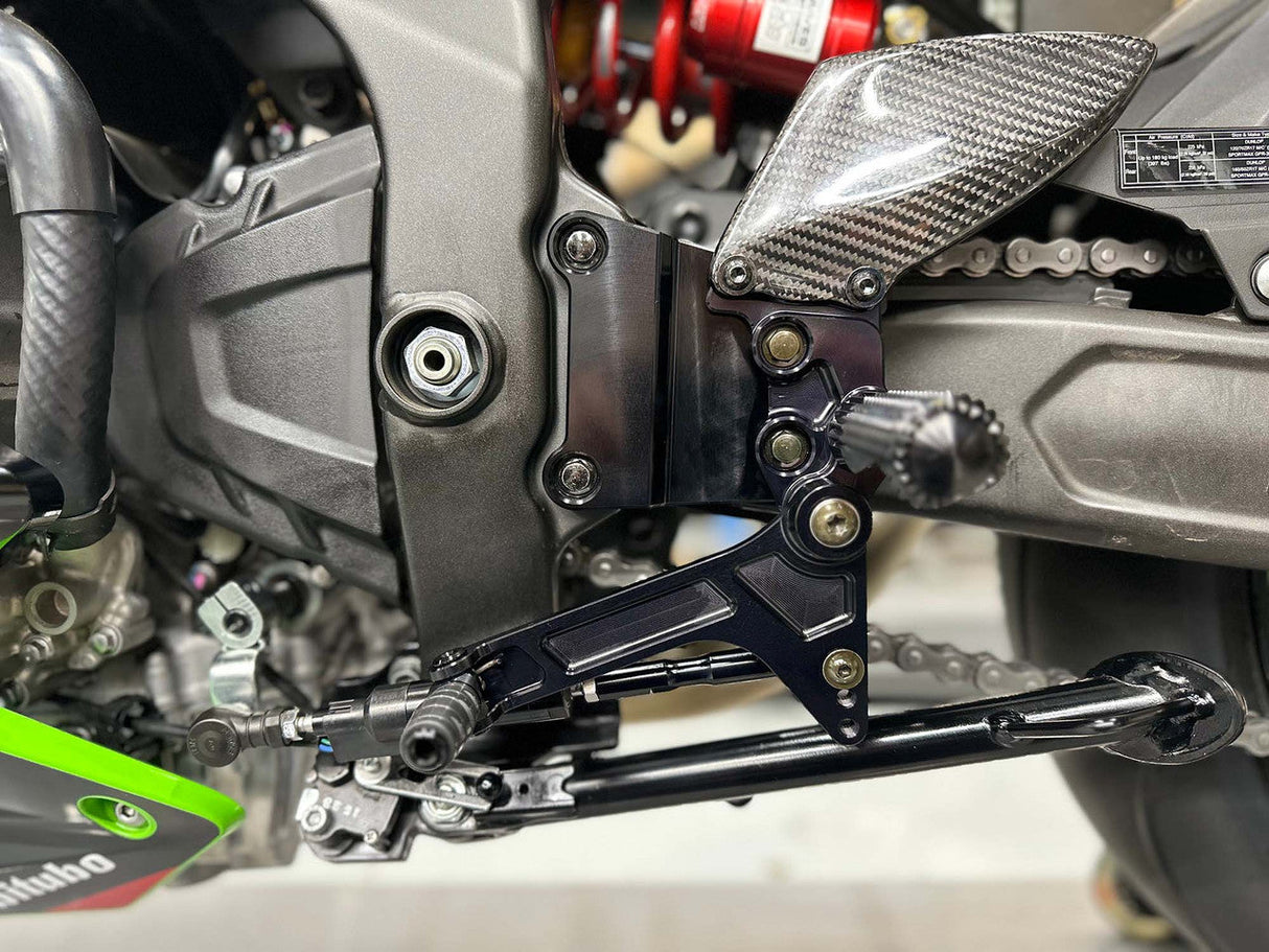 Graves Adjustable Rearsets For Zx-4rr / Zx-4r 2023-2026 Adjustable Rearsets Rsk-23zx4-Kaf