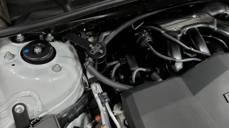 J&L 18-24 Toyota Camry 3.5L V6 Oil Separator 3.0 Passenger Side - Black Anodized 3116P-B