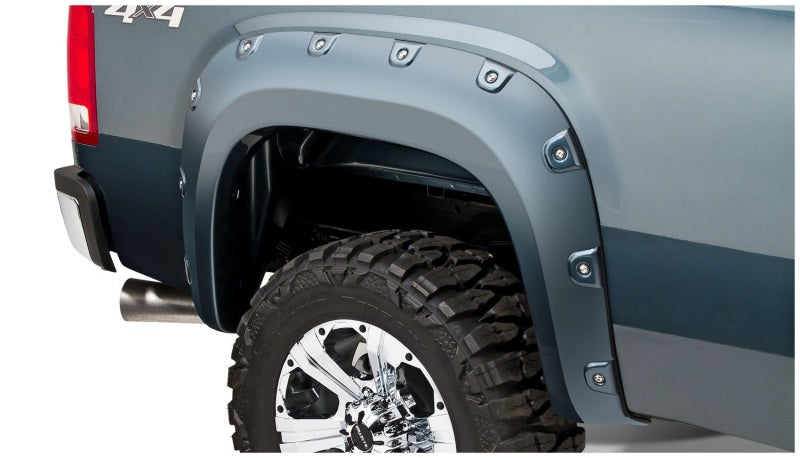 Bushwacker 07-10 GMC Sierra 3500 Fleetside Boss Pocket Style Flares 4pc Excludes Dually - Black 40943-02