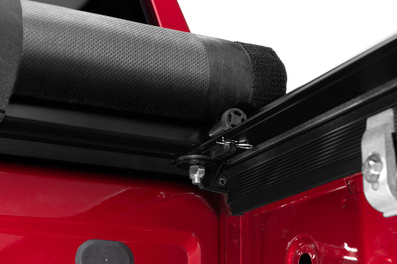 Lund 19-23 Chevrolet Silverado 1500 (5.5ft. Bed) Genesis Roll Up Tonneau Cover - Black 960292