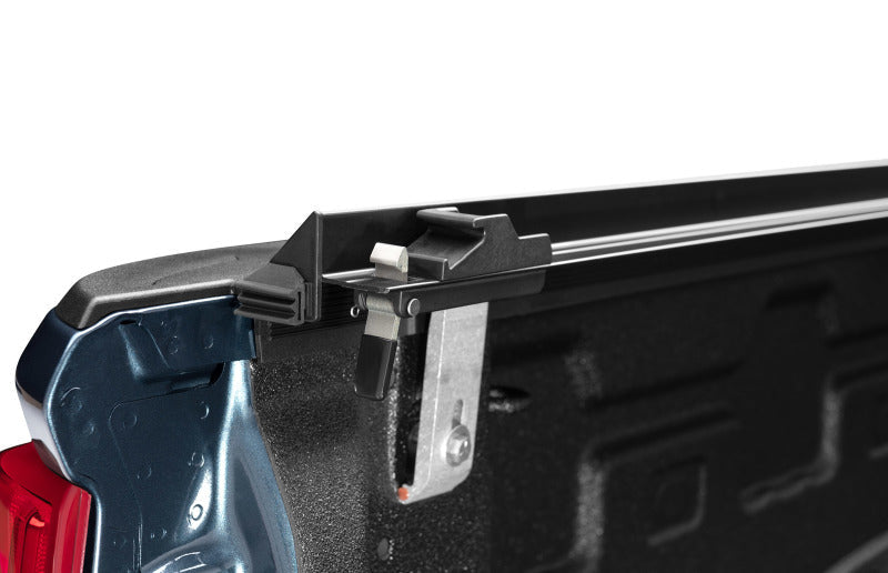 Lund 07-17 Chevy Silverado 1500 (5.5ft. Bed) Genesis Elite Roll Up Tonneau Cover - Black 96892