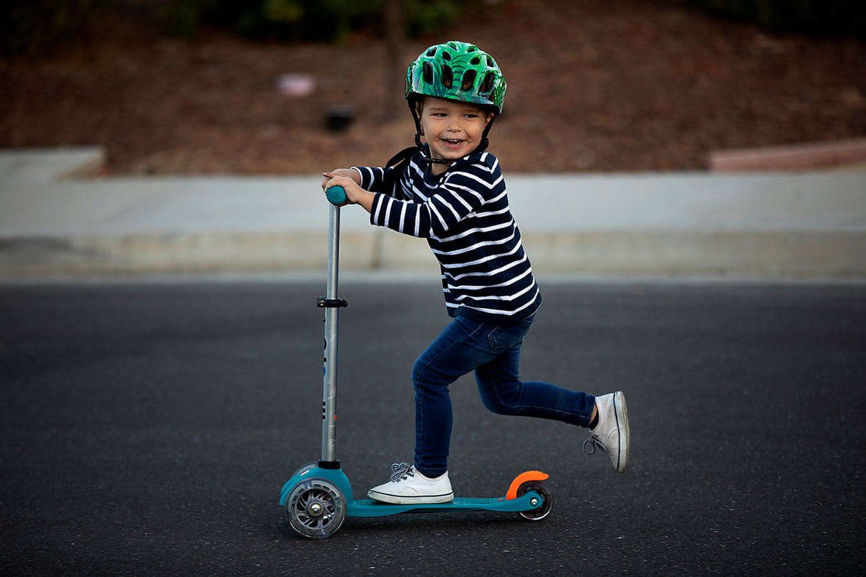 Casco iluminado KALI Child Chakra - Jungle - Verde brillante - Pequeño 221022215