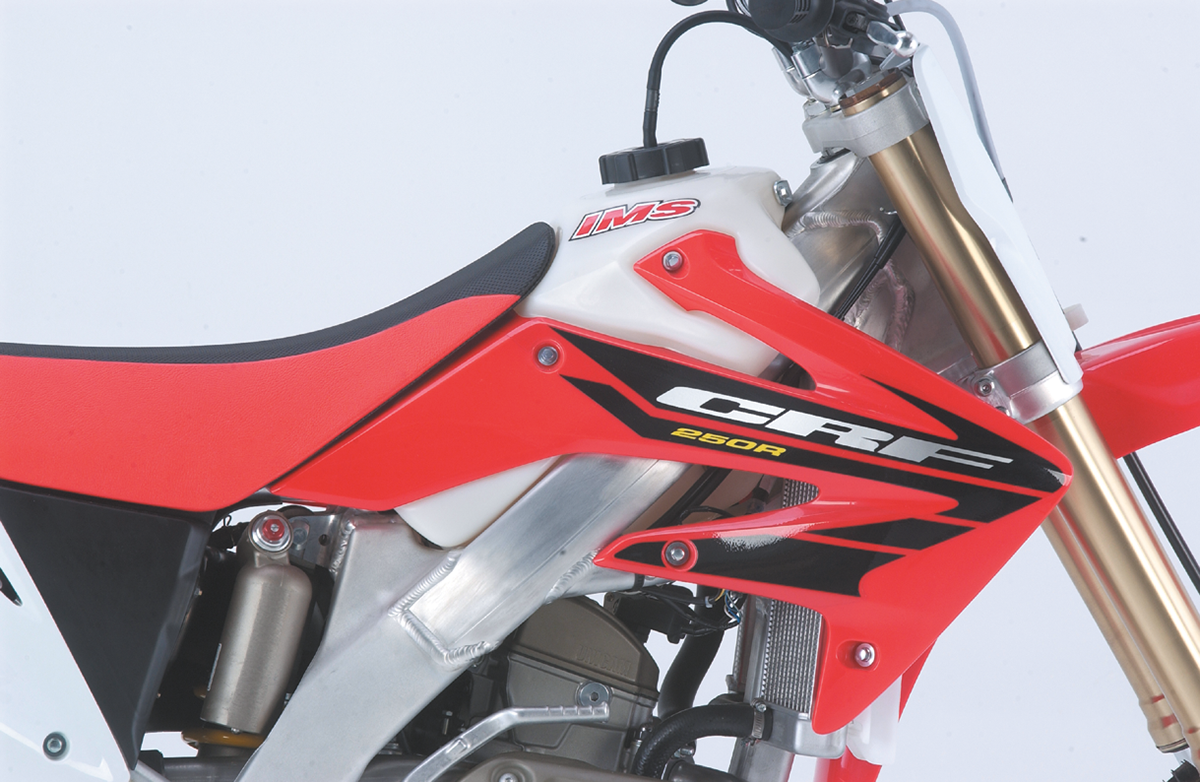 IMS PRODUCTS INC. Gas Tank - Natural - Honda - 2.6 Gallon 112234-N2