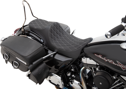 DRAG SPECIALTIES Asiento para 2 personas Predator III - Doble diamante - Hilo plateado 0801-1305 