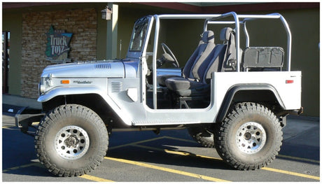 Bushwacker 65-84 Toyota Land Cruiser Cutout Style Flares 2pc - Black 30002-07