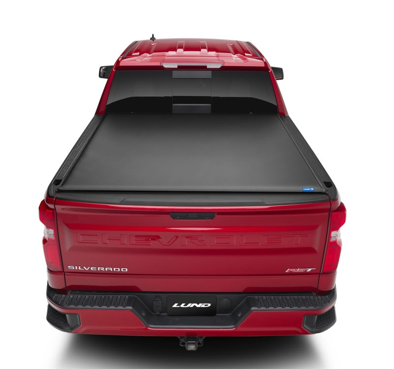 Lund 19-23 Chevrolet Silverado 1500 (5.5ft. Bed) Genesis Roll Up Tonneau Cover - Black 960292