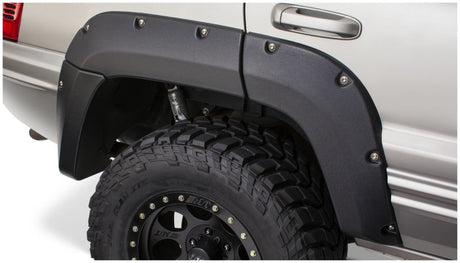 Bushwacker 99-04 Jeep Grand Cherokee Cutout Style Flares 2pc - Black 10072-07