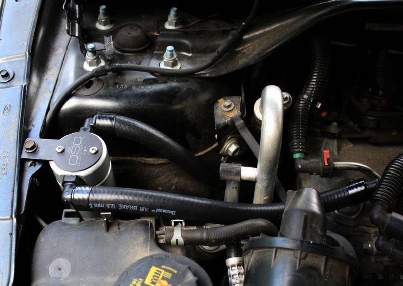 J&L 10-18 Ford Taurus Sho EcoBoost V6 Passenger Side Oil Separator 3.0 - Clear Anodized 3023P-C