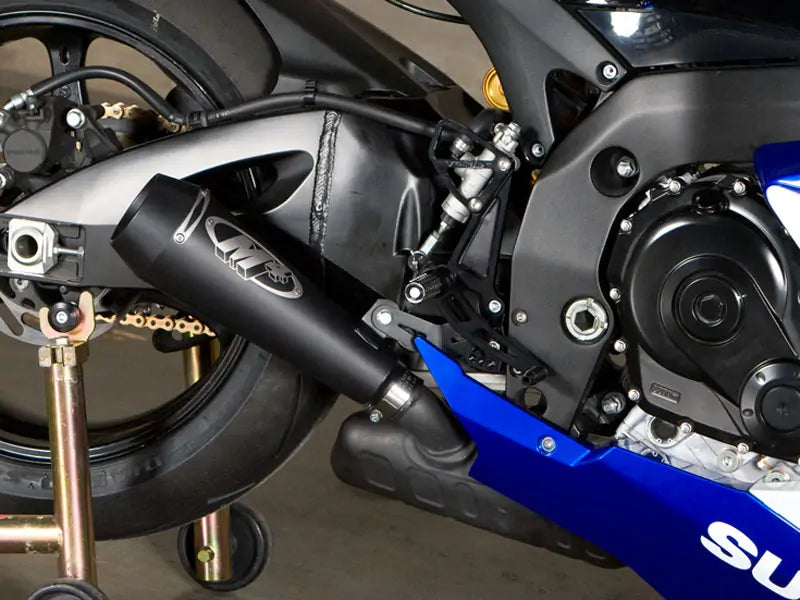 M4 Exhaust Slip-On System with Black Ceramic GP Canister  2008-2010 GSXR 600/750 SU6922-GP