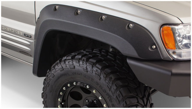 Bushwacker 99-04 Jeep Grand Cherokee Cutout Style Flares 4pc - Black 10926-07