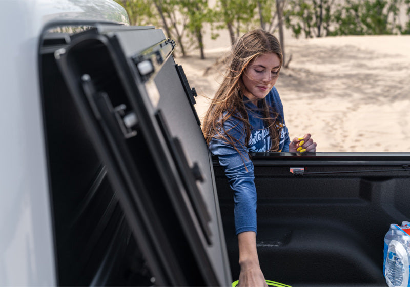 BAK 2020 Jeep Gladiator 5ft Bed BAKFlip MX4 448701