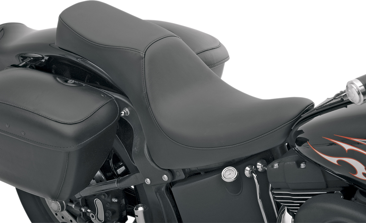 ESPECIALIDADES DE ARRASTRE Asiento Predator para 2 personas - Liso - Softail '00-'05 FIT FLSTN SIN RACK PARA LUGG 0802-0501