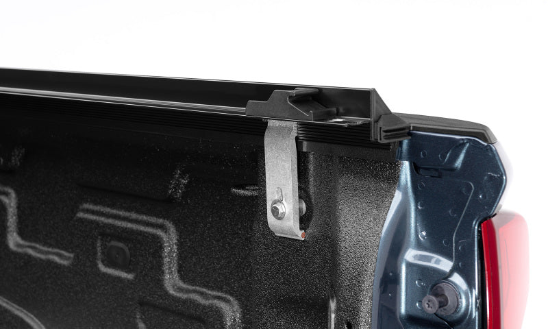 Lund 07-17 Chevy Silverado 1500 (5.5ft. Bed) Genesis Elite Roll Up Tonneau Cover - Black 96892