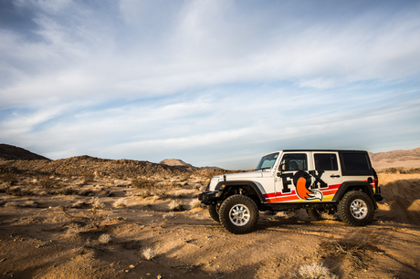 Fox 07+ Jeep JK 2.0 Performance Series 8.6in. Smooth Body IFP Rear Shock (Alum) / 0-2in Lift 985-24-028