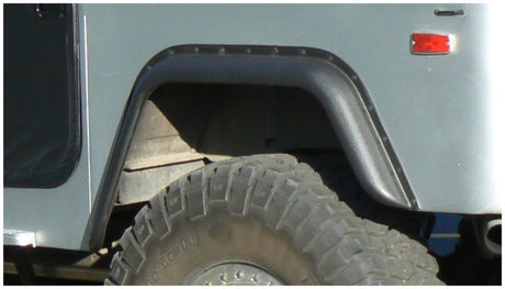 Bushwacker 65-84 Toyota Land Cruiser Cutout Style Flares 2pc - Black 30002-07