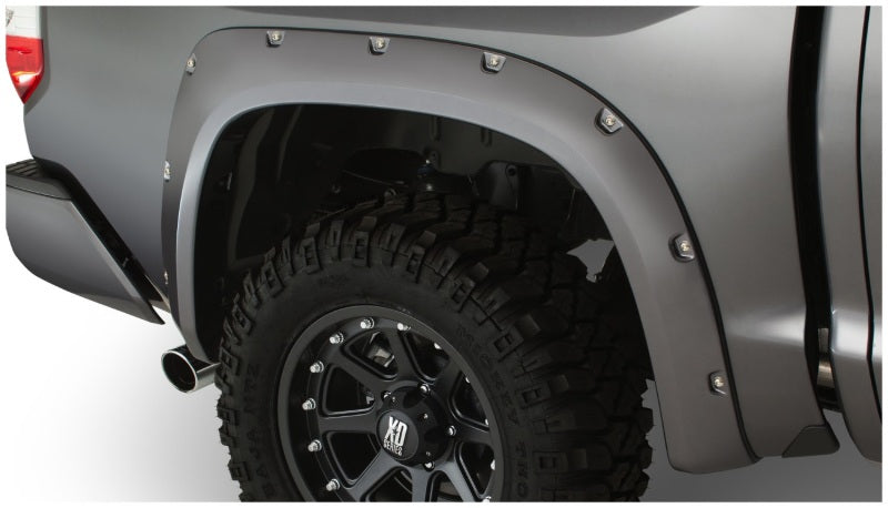 Bushwacker 14-18 Toyota Tundra Fleetside Pocket Style Flares 4pc 66.7/78.7/97.6in Bed - Black 30918-02