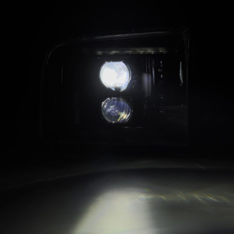 AlphaRex 05-07 Ford Super Duty/Excursion LUXX-Series LED Projector Headlights - Alpha-Black 880316