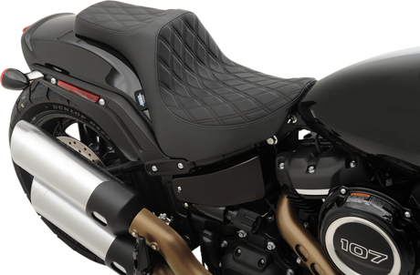 DRAG SPECIALTIES Predator III Seat - Double Diamond - Black Stitched - FXFB/S '18-'22 0802-1072