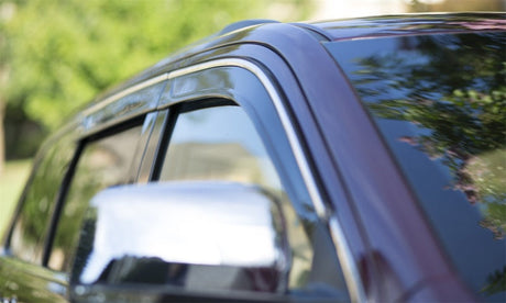 AVS 18-22 Honda Accord Ventvisor Low Profile Window Deflectors 4pc - Smoke w/Chrome Trim 794020