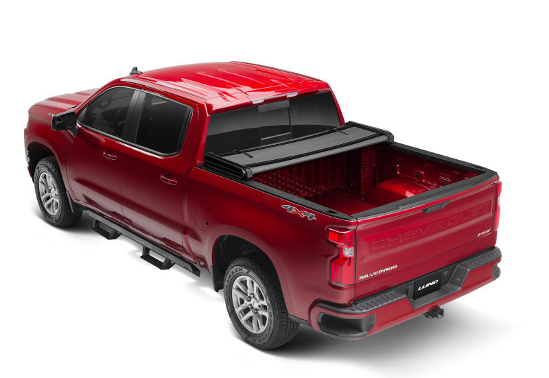 Lund 19-23 Chevrolet Silverado 1500 (5.5ft. Bed) Genesis Elite Tri-Fold Tonneau Cover - Black 958292