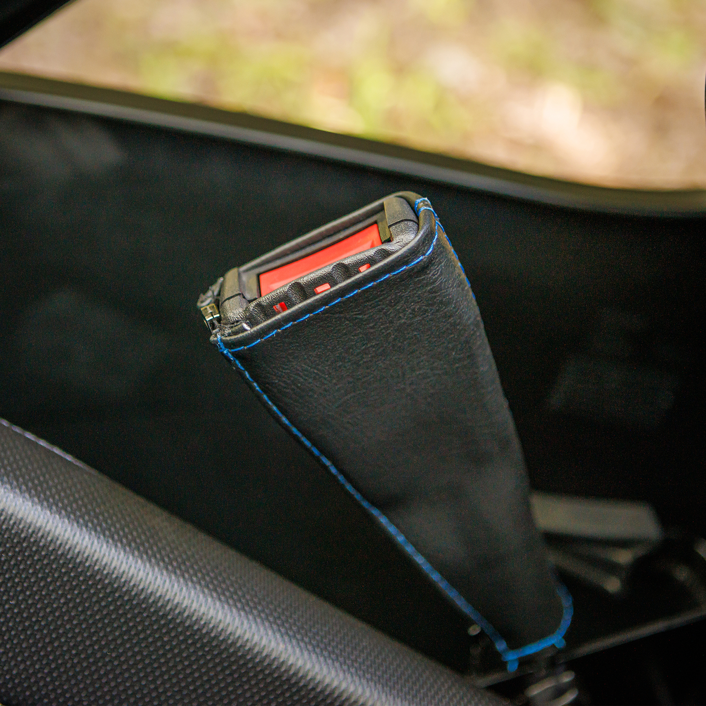 SHOW CHROME Seat Belt Covers - Black w/ Blue Stitching H44-5BLUE