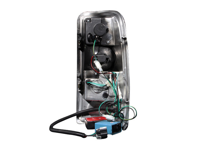 ANZO 2000-2006 Chevrolet Suburban LED Taillights Red/Clear G2 311100