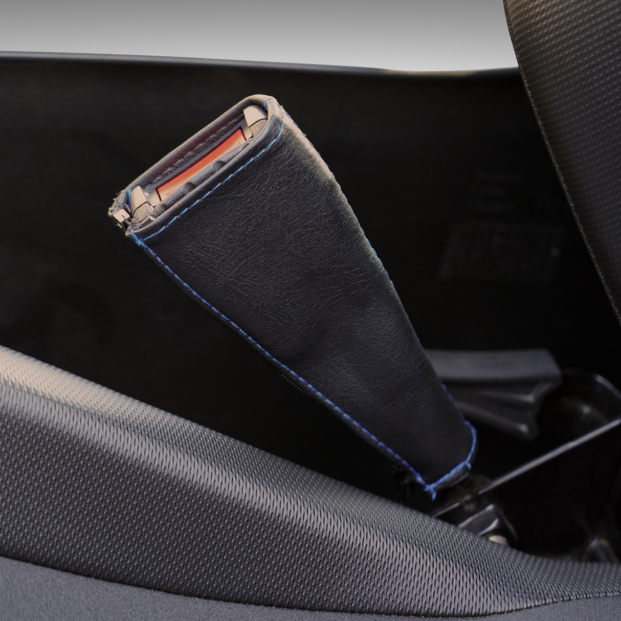 SHOW CHROME Seat Belt Covers - Black w/ Blue Stitching H44-5BLUE