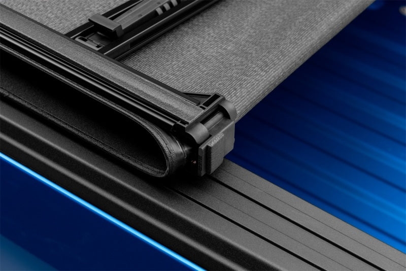 Lund 16-23 Toyota Tacoma (5ft. Bed) Genesis Elite Tri-Fold Tonneau Cover - Black 958186