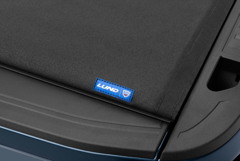 Lund 07-17 Chevy Silverado 1500 (5.5ft. Bed) Genesis Elite Roll Up Tonneau Cover - Black 96892