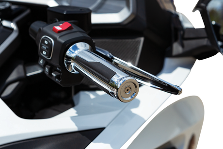 KURYAKYN Grips - Omni - Gold Wing - Chrome 6764