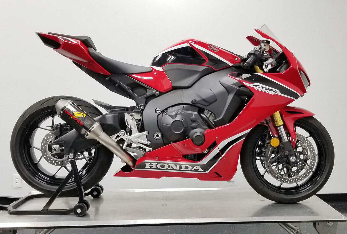 Graves motorsports cat back slip-on exhaust carbon  CBR1000RR 17-25  EXH-17CB1-CBTC