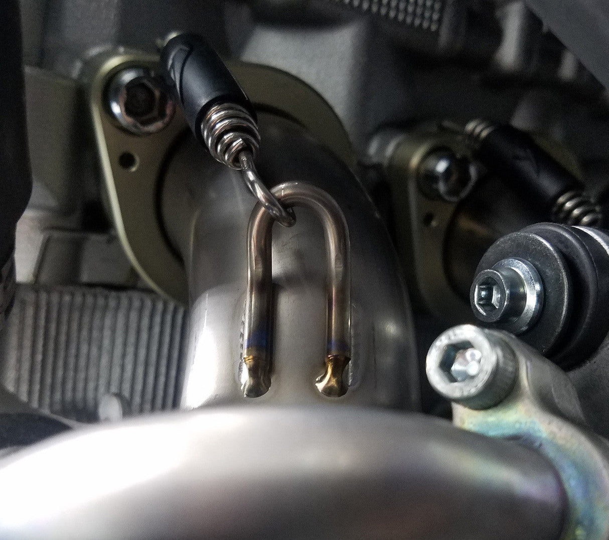 Graves Motorsports R1 Full Titanium Exhaust System With Carbon 200mm Silencer 15-23  Exy-17r1-Ftc20