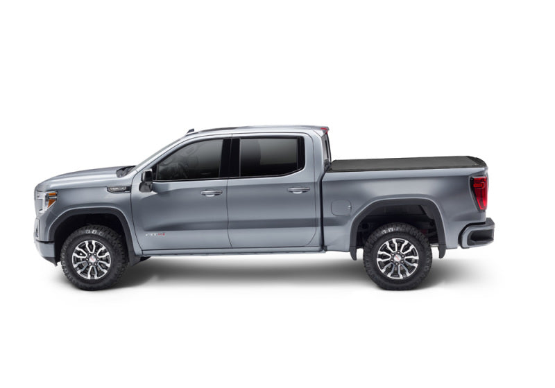 BAK 14-18 Chevy Silverado/GM Sierra Revolver X4s 6.7ft Bed Cover (2014 1500/15-19 1500/2500/3500) 80121