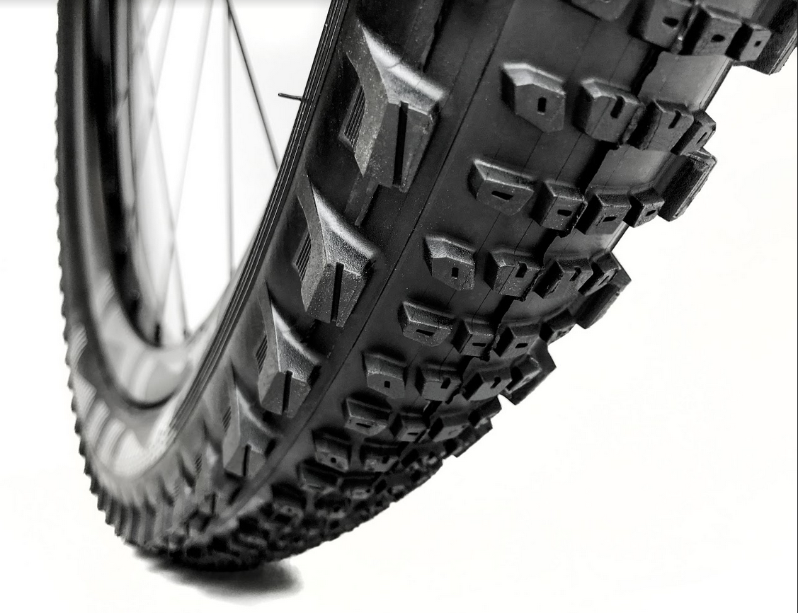 E13 Trsr Semi Slick 27.5x2.35 Single Aramid TR2TRA-102