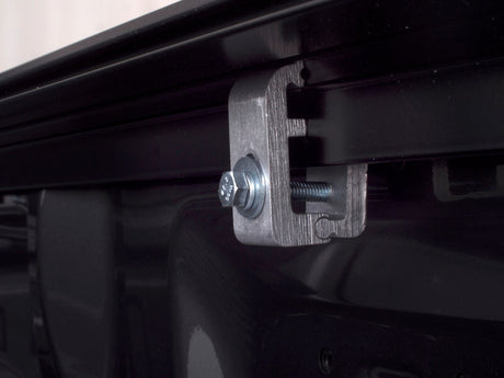 Lund 17-23 Ford F-250 Super Duty (6.8ft. Bed) Genesis Roll Up Tonneau Cover - Black 960250