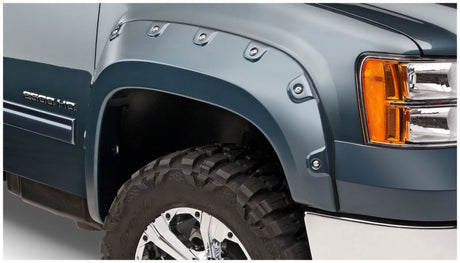 Bushwacker 11-14 GMC Sierra 3500 Fleetside Boss Pocket Style Flares 4pc Excludes Dually - Black 40953-02
